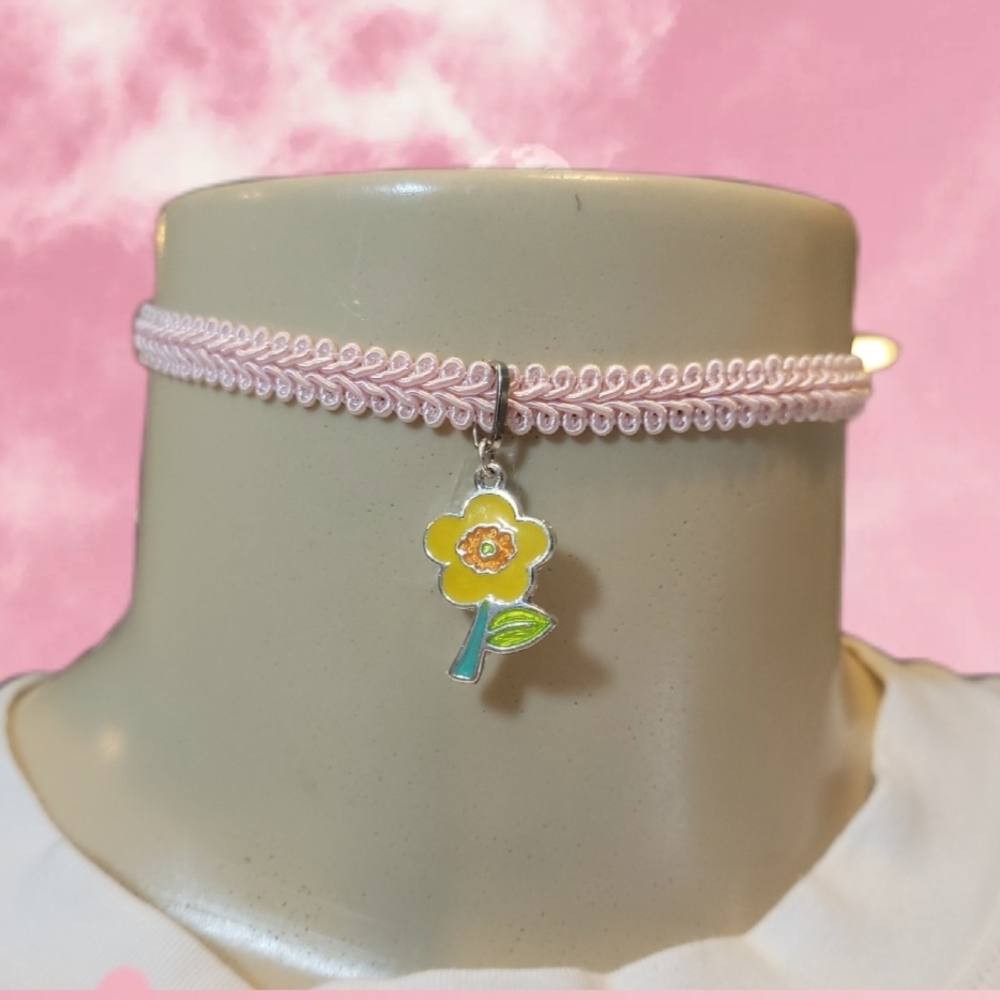 🌼Handmade Pastel Pink Choker Necklace with Daisy Flower Charm Choker Necklace🌼